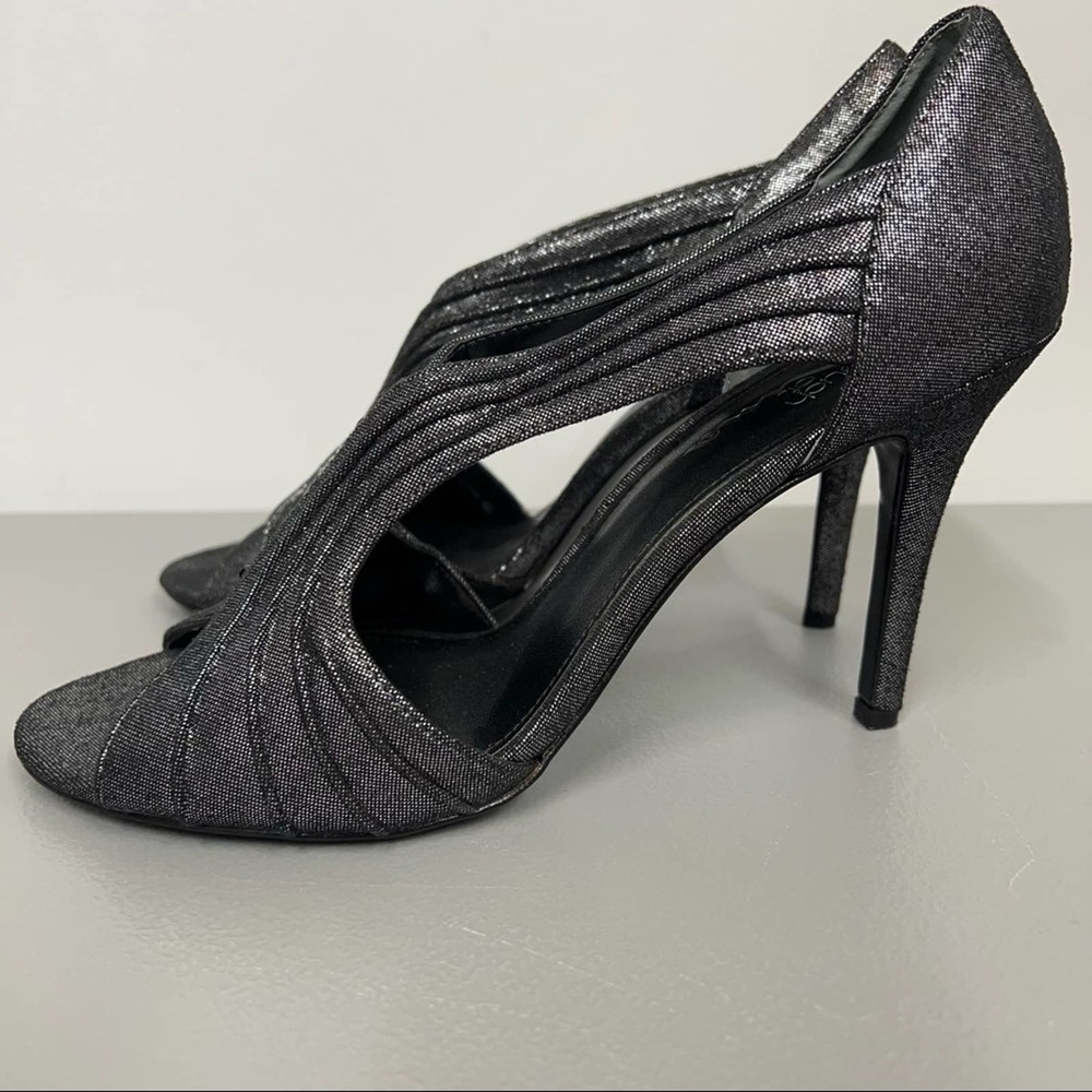 Touch‎ of Nina Shimmering Metallic Look Heels Size 9.5 Black/Silver